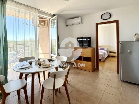 Тристаен апартамент в к-с „Холидей Форт Голф Клуб“, к.к. Слънчев бряг - 0