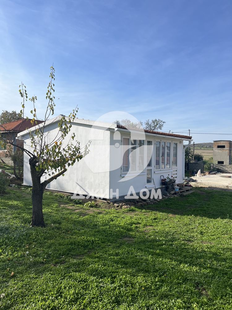 Едноетажна къща в с. Порой, обл. Бургас - 0