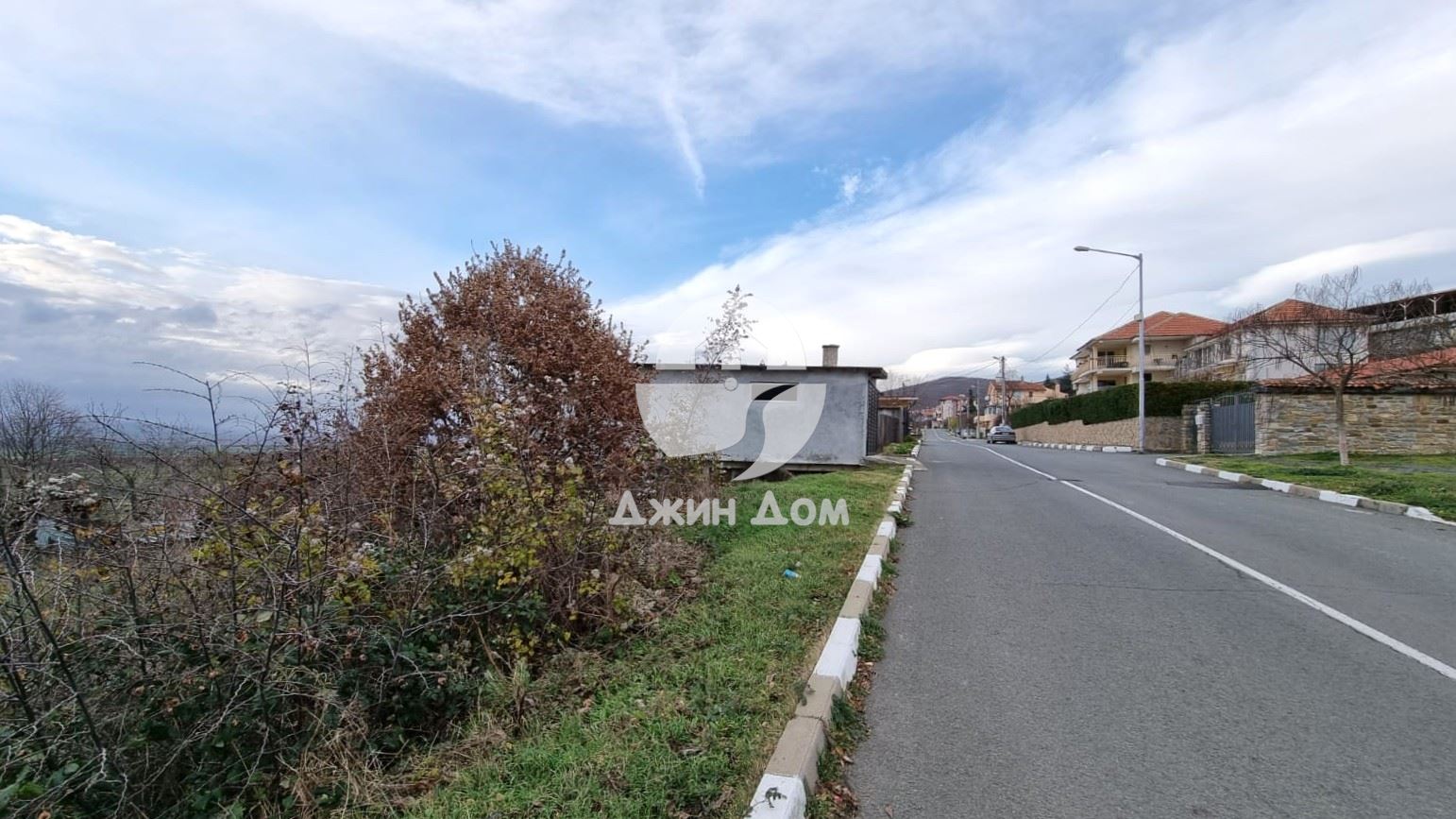 Урегулиран поземлен имот в с. Кошарица - 0