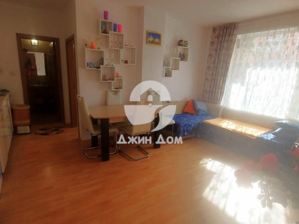 Просторен тристаен апартамент в к-с „Съни Дей 6“, к.к. Слънчев бряг - 0