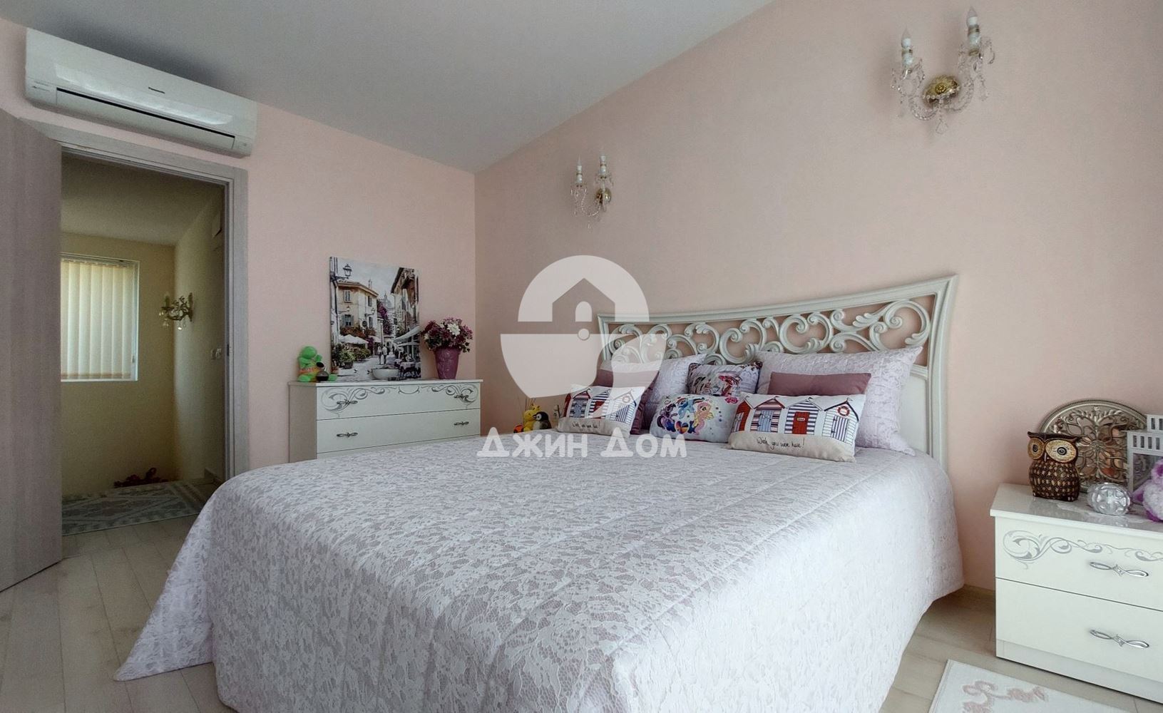 Двуетажна къща с басейн в к-с Атлантис Премиум Хаузес, кв. Сарафово - 0