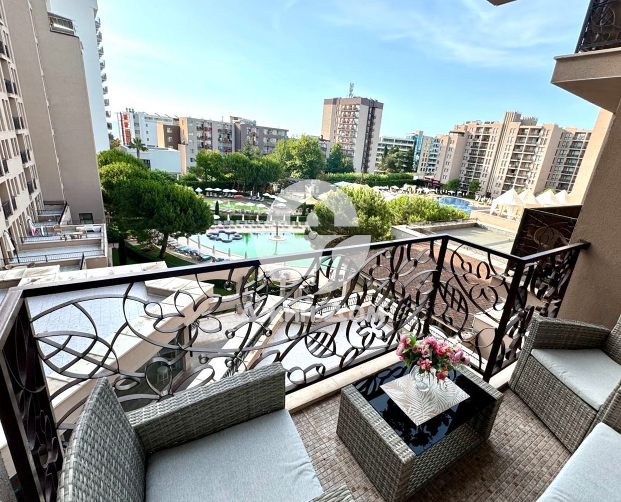 Просторен двустаен апартамент в к-с „Роял Бийч Барсело“, Слънчев бряг - 0