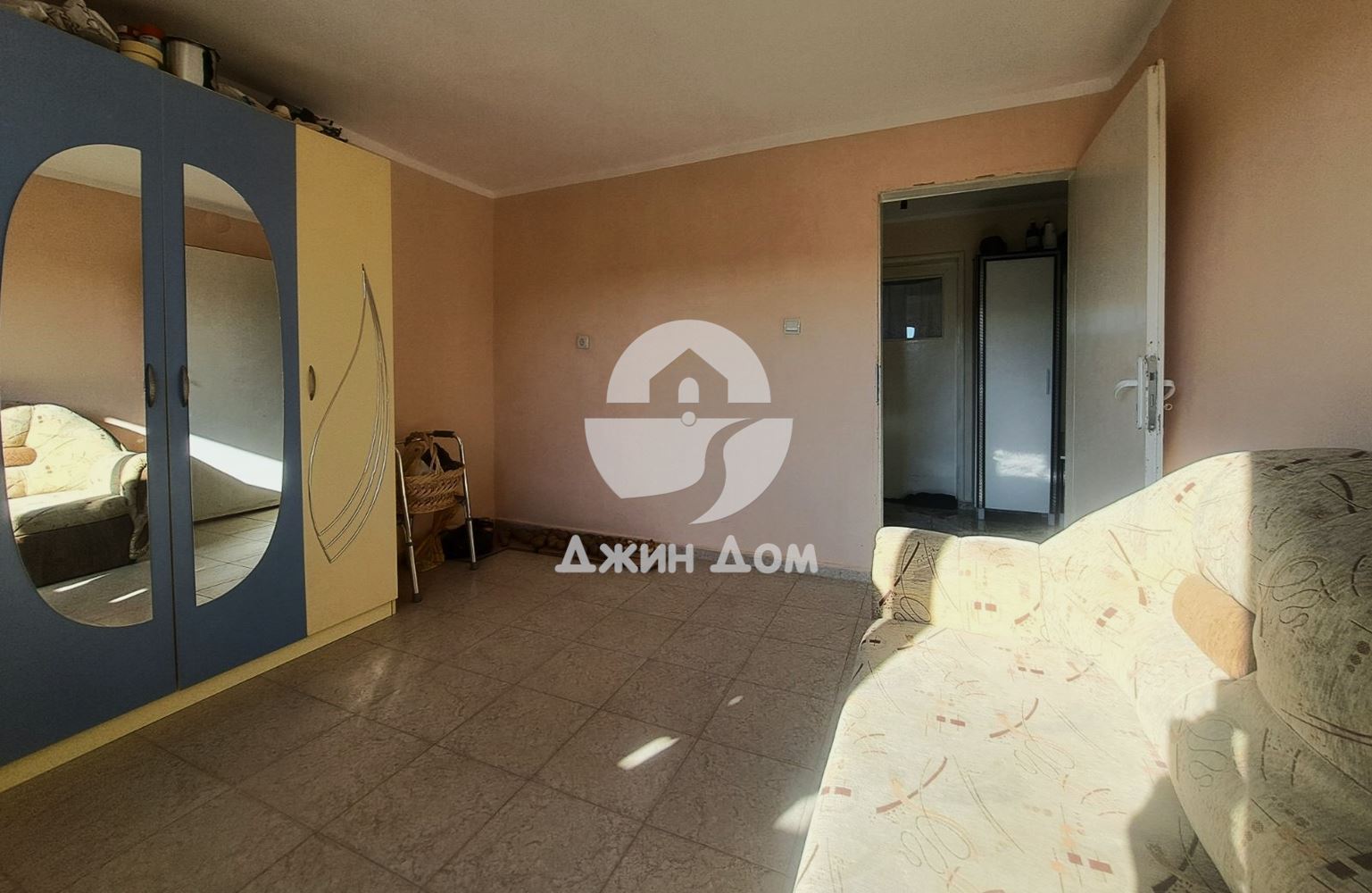 Двуетажна къща с 6 спални и гледка ПЛАНИНА в с. Черноград - 0