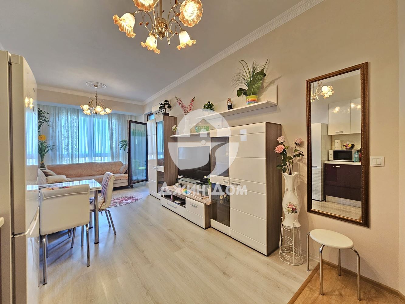 Двустаен апартамент с ПАНОРАМА МОРЕ в к-с „Лазурен Бряг“, гр. Бургас - 0