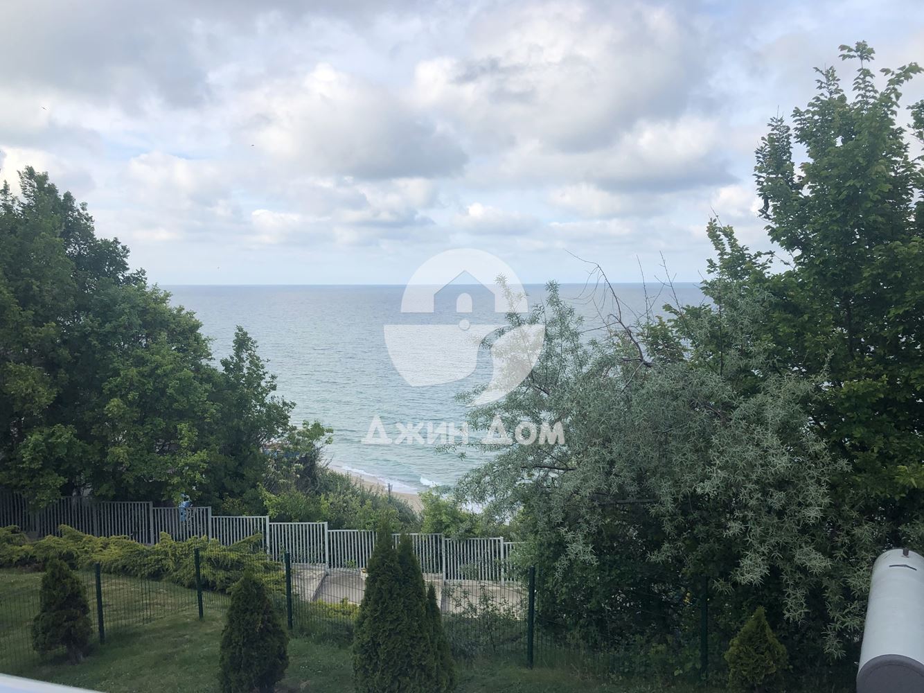 Двустаен апартамент с ПАНОРАМА МОРЕ в к-с „Силвър Бийч“, гр. Бяла - 0