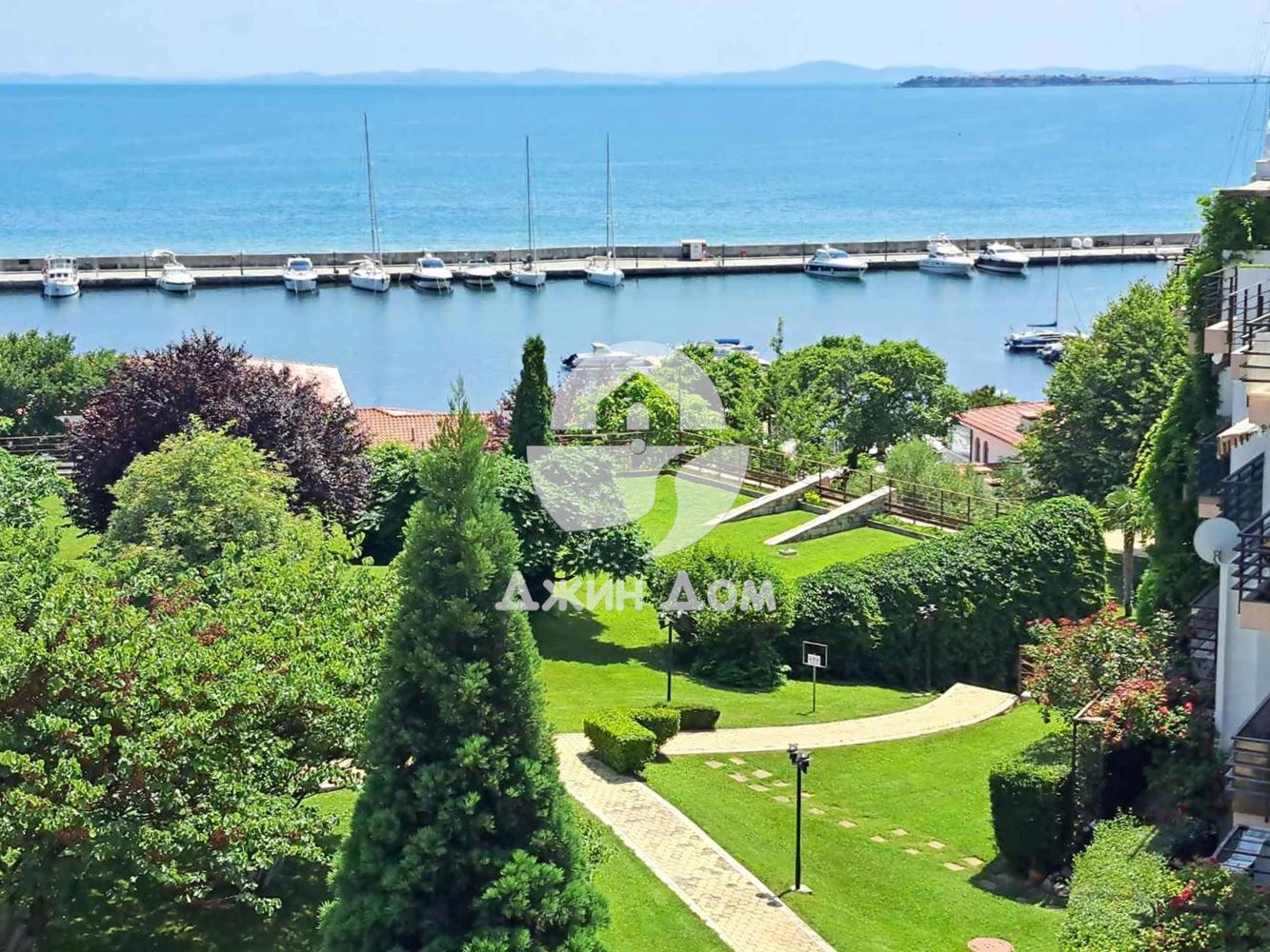 Двустаен апартамент с ПАНОРАМА МОРЕ в к-с Диамант, гр. Свети Влас - 0