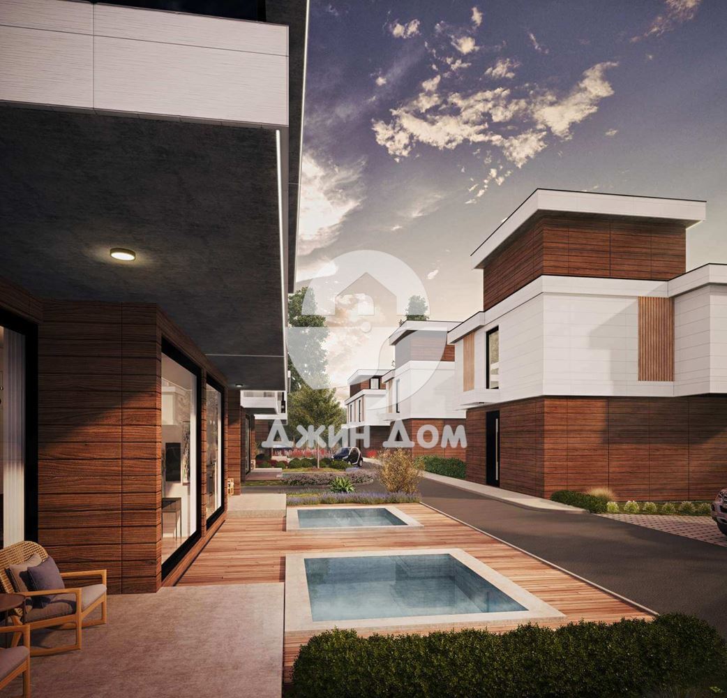 Триетажна къща с басейн в к-с „Солт Сън Санд“, гр. Ахелой - 0