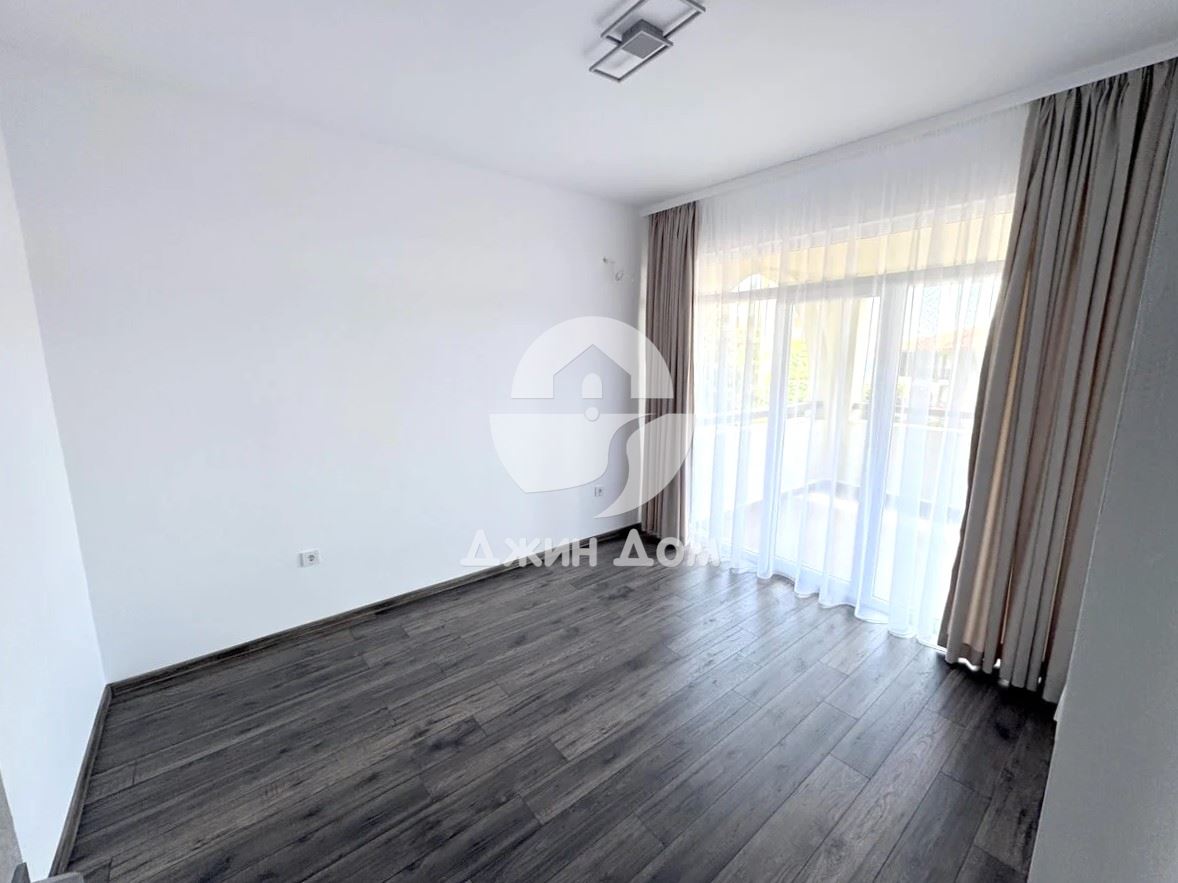 Тристаен апартамент с ГЛЕДКА МОРЕ в к-с „Мери Мар“, гр. Свети Влас - 0