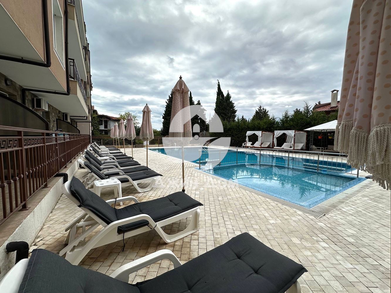 Четиристаен апартамент в к-с „Хоризонт“, к.к. Слънчев бряг - 0