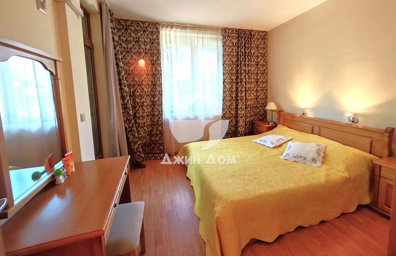 Просторен двустаен апартамент в к-с „Райска градина”, гр. Свети Влас - 0