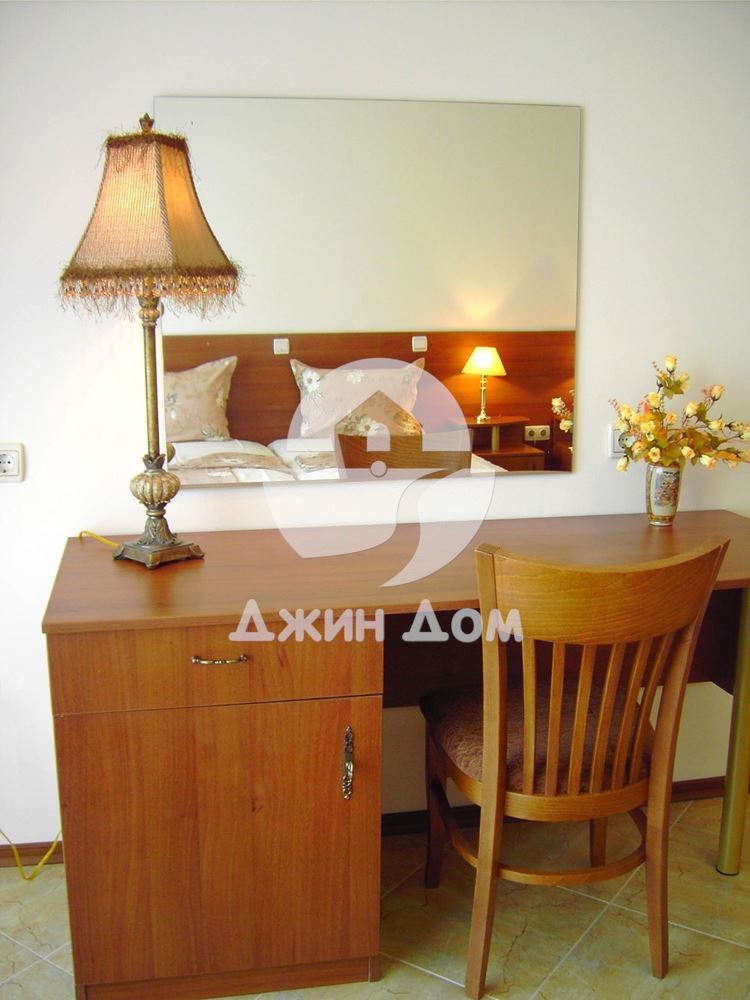 Хотел „Тропикана“ с ресторант и ГЛЕДКА МОРЕ в с. Равда - 0