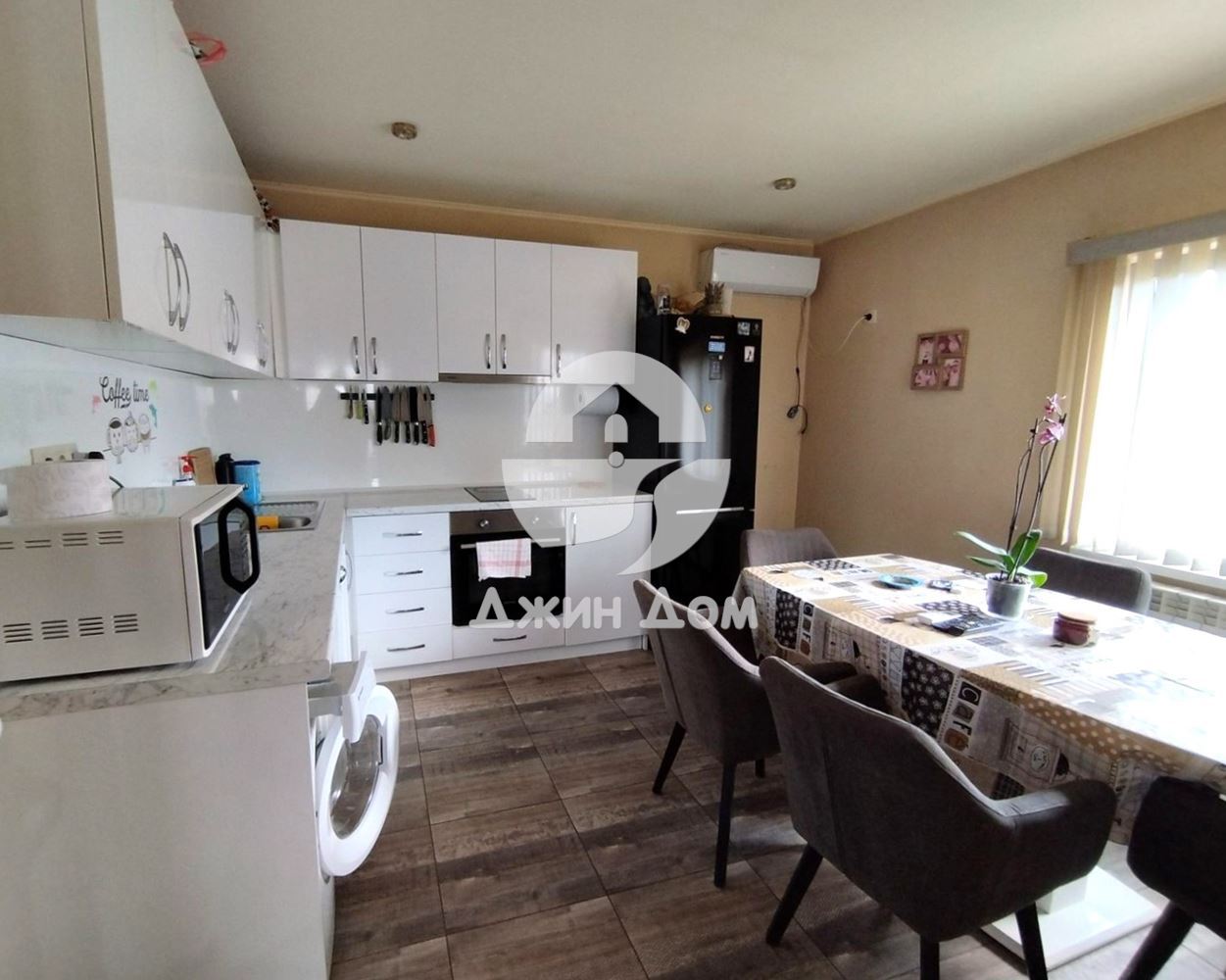 Просторна двуетажна къща в гр. Бяла - 0