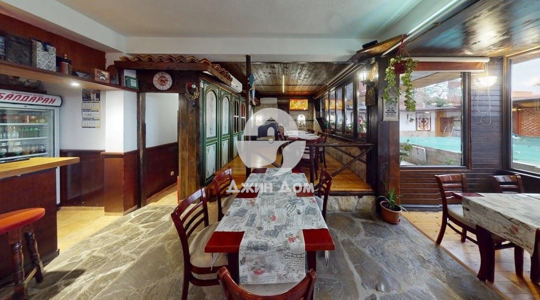 Хотел с ресторант и басейн с ПАНОРАМА МОРЕ и ПЛАНИНА в с. Кошарица - 0