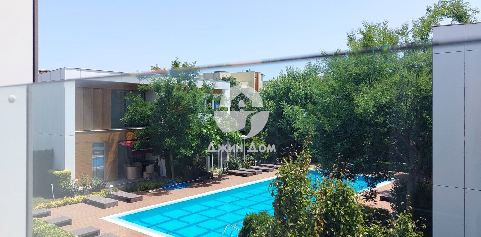 Двуетажна къща с басейн в к-с Атлантис Премиум Хаузес, кв. Сарафово - 0