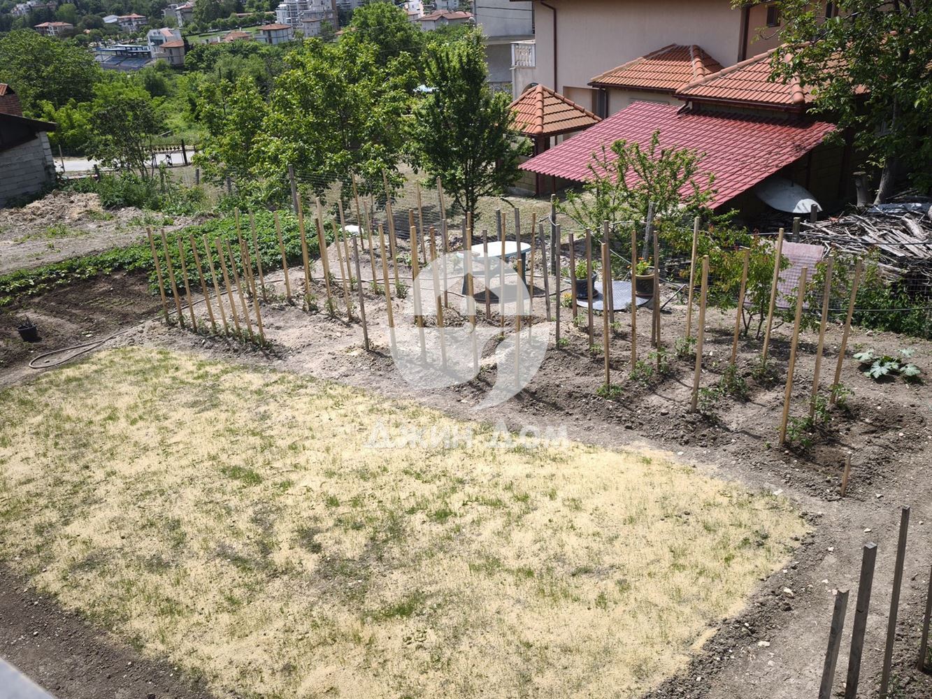 Просторна двуетажна къща в гр. Бяла - 0