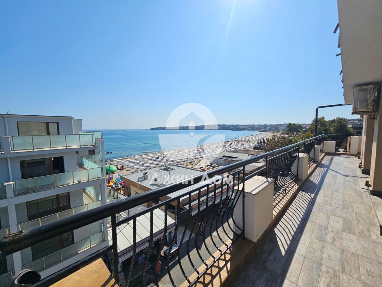 Тристаен апартамент с ПАНОРАМА МОРЕ в жилищна сграда, гр. Созопол - 0