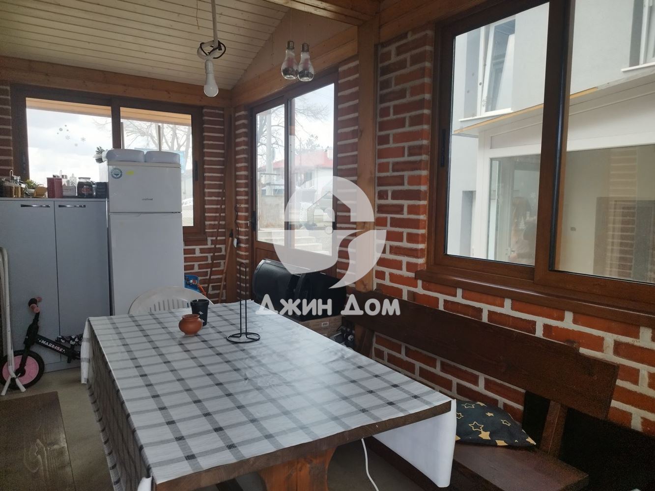 Просторна двуетажна къща в гр. Бяла - 0