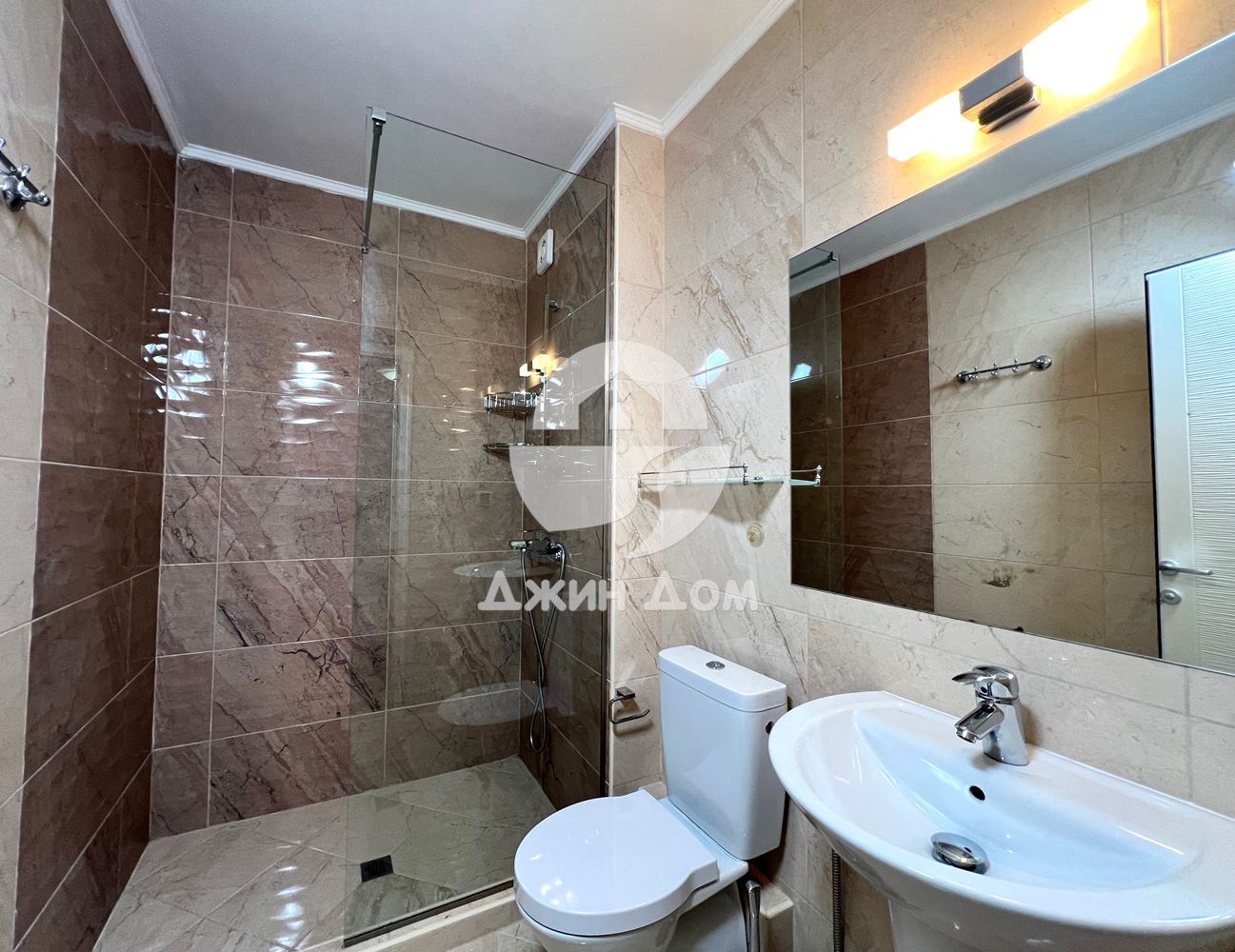 Стилен тристаен апартамент в к-с „Посейдон“, гр. Несебър - 0