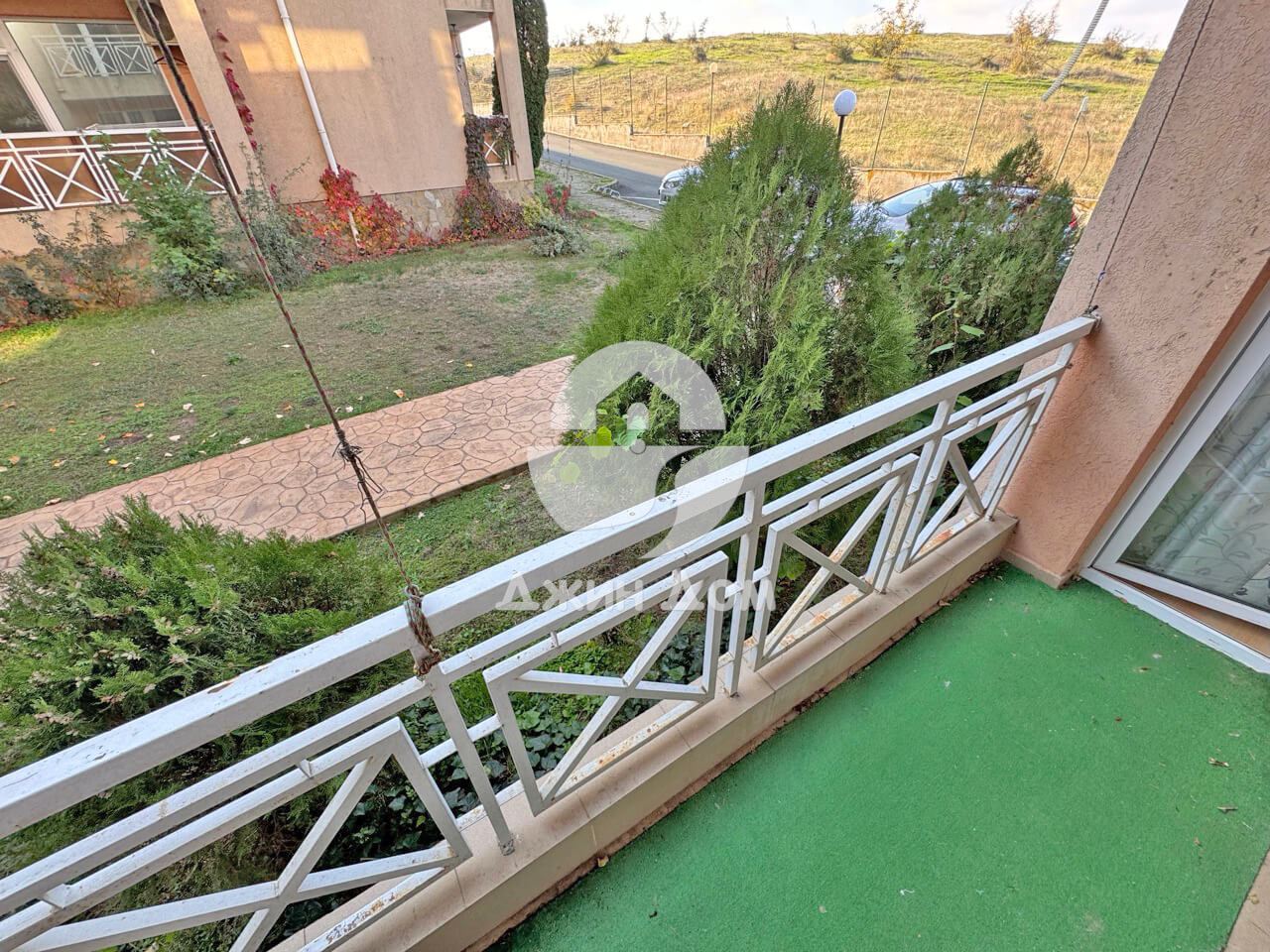 Просторен тристаен апартамент в к-с „Съни Дей 6“, к.к. Слънчев бряг - 0