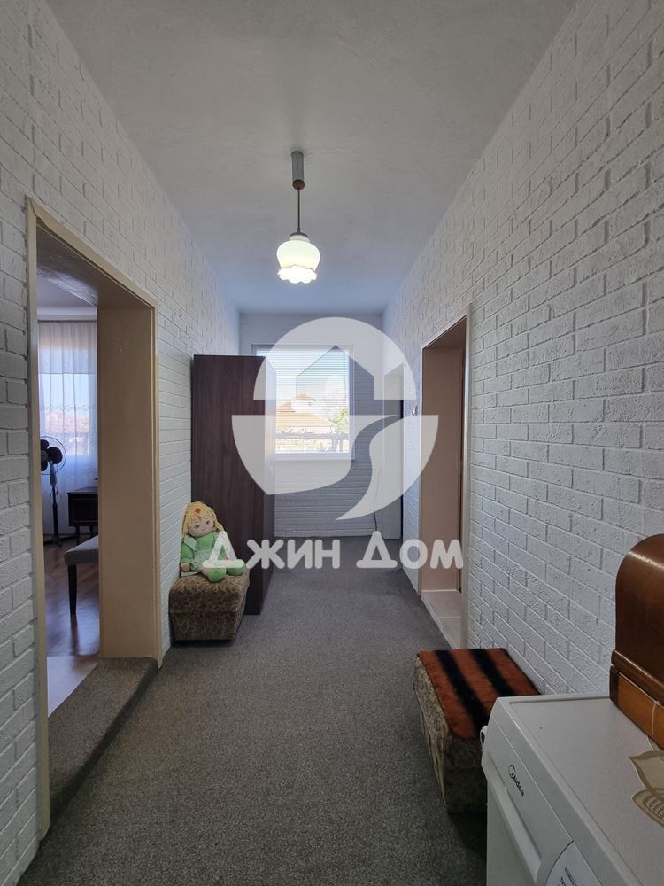 Едноетажна къща с двор в село Винарско, обл. Бургас - 0