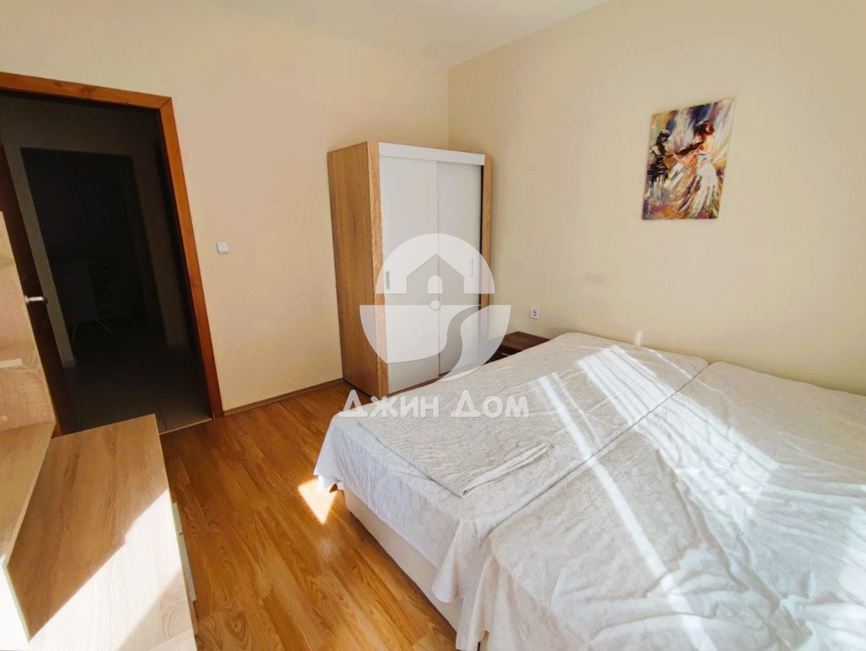 Тристаен апартамент с НИСКА ТАКСА ПОДДРЪЖКА в Марина Парк, Свети Влас - 0