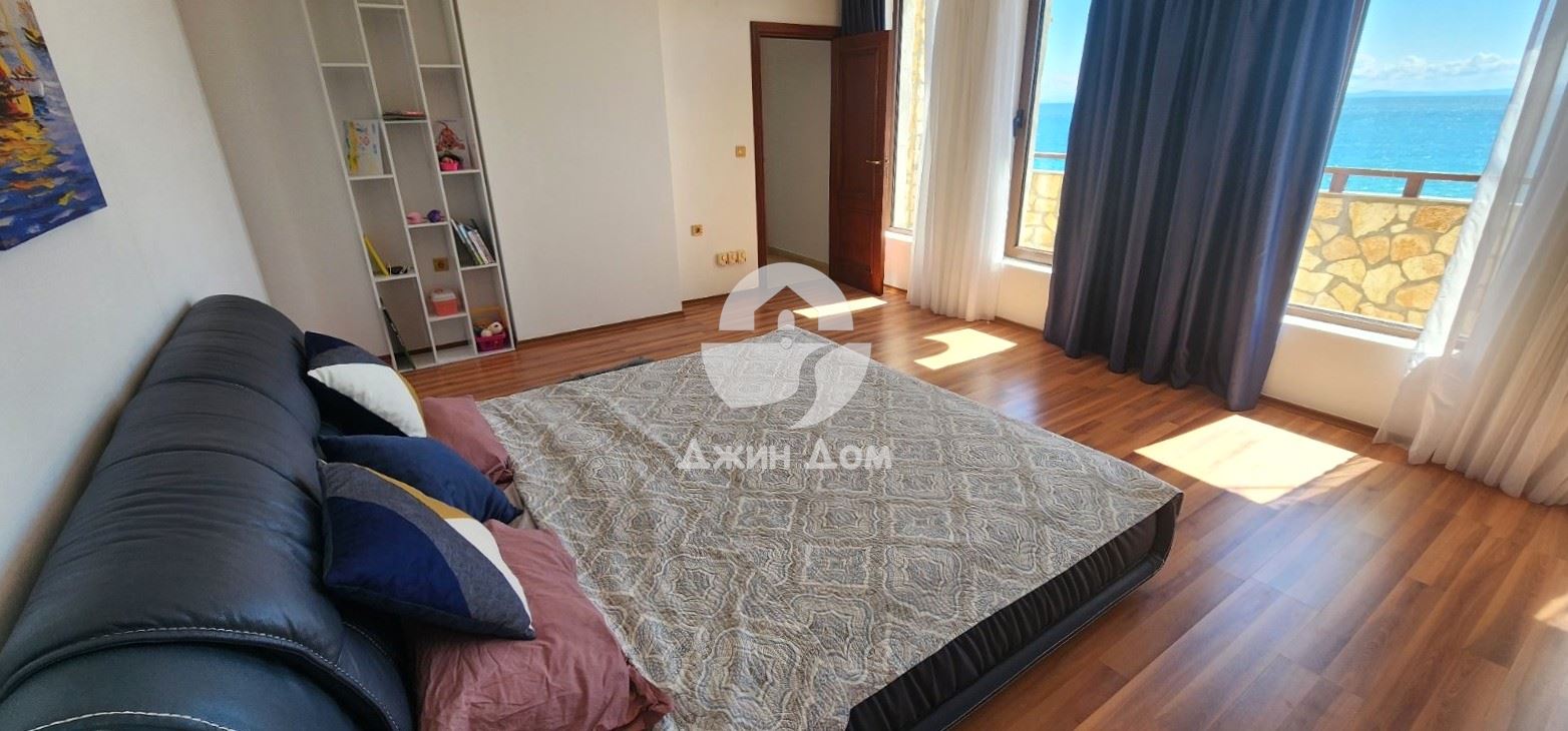 Четиристаен пентхаус с ПАНОРАМА МОРЕ в к-с Етъра 1, гр. Свети Влас - 0