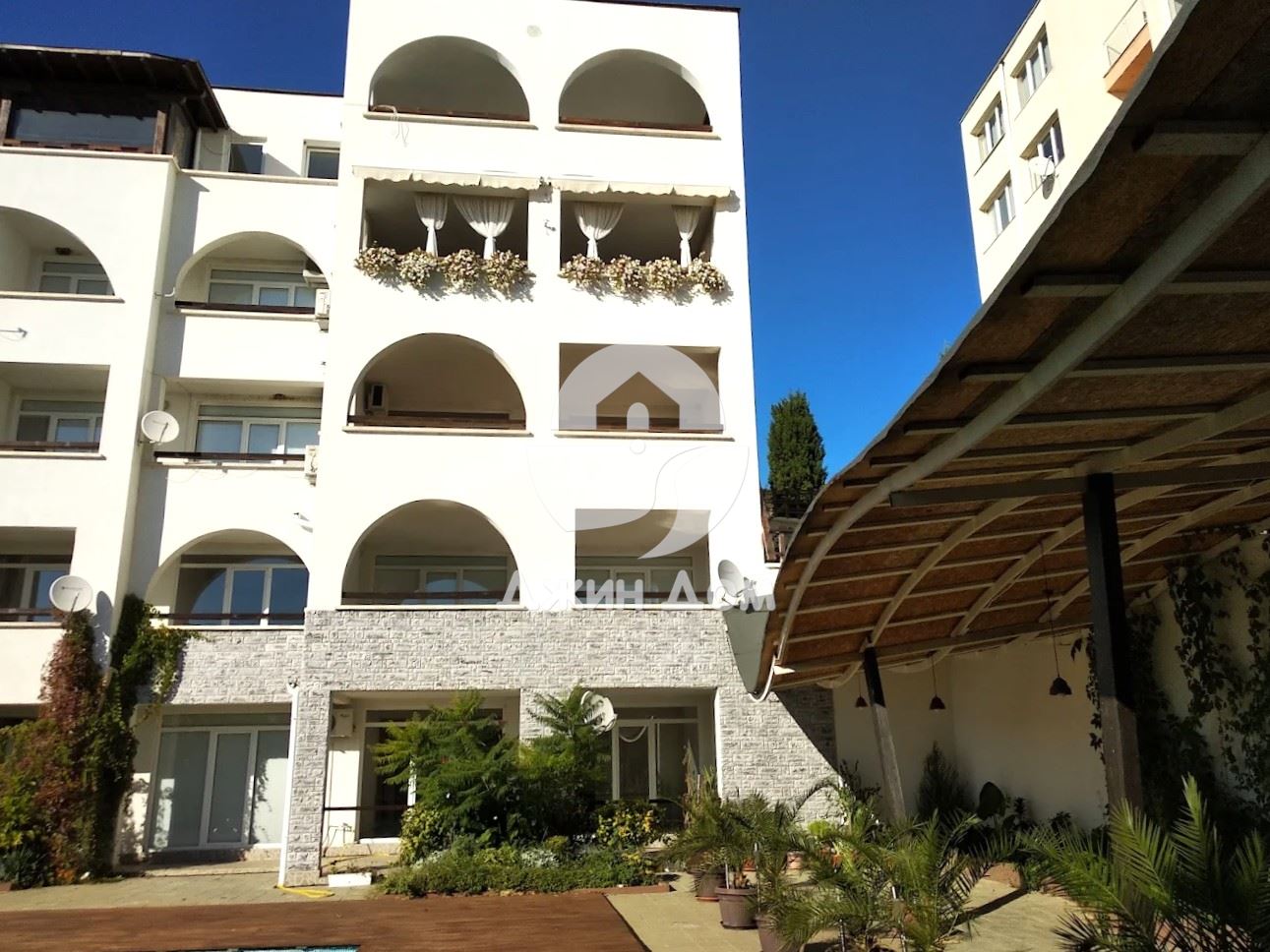 Тристаен апартамент с ГЛЕДКА МОРЕ в к-с „Мери Мар“, гр. Свети Влас - 0