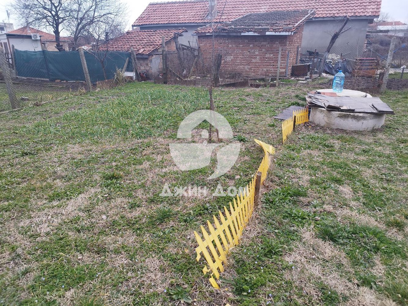 Просторна двуетажна къща в гр. Бяла - 0