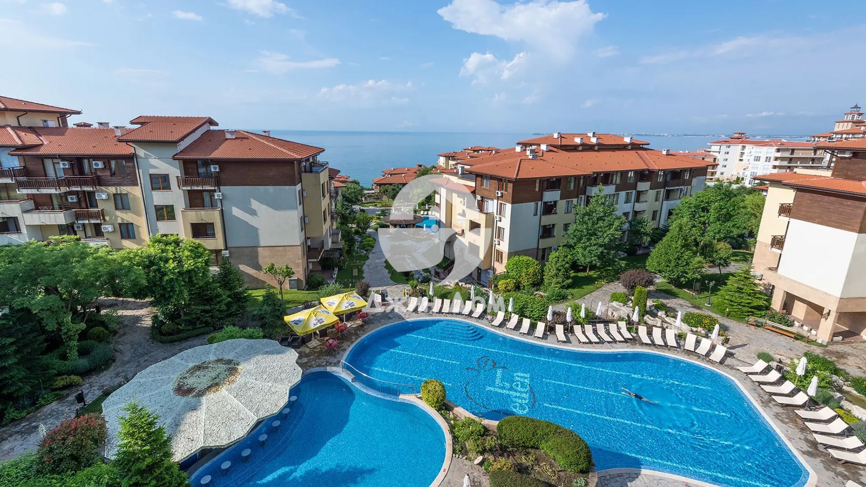 Просторен двустаен апартамент в к-с „Райска градина”, гр. Свети Влас - 0