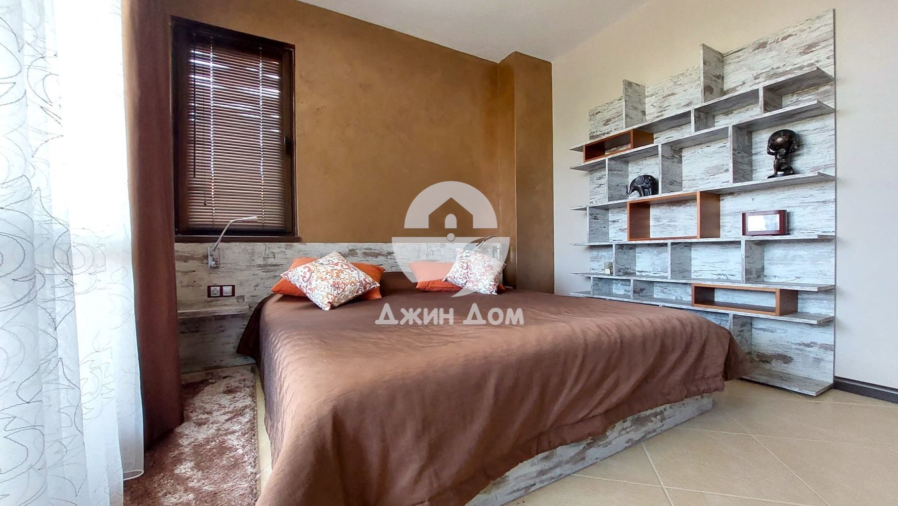 Тристаен апартамент на ПЪРВА ЛИНИЯ МОРЕ в к-с Оазис Резорт, с. Лозенец - 0