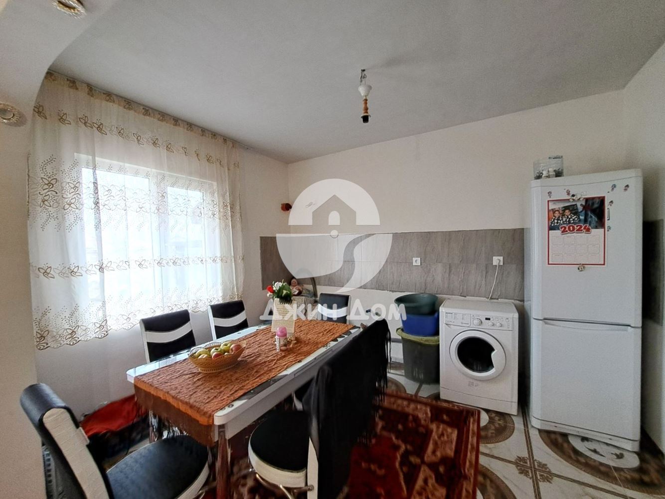 Едноетажна къща с двор в с. Черноград - 0