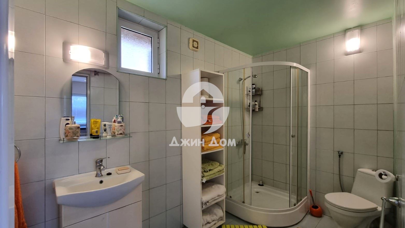 Едноетажна къща с басейн в с. Ново Паничарево - 0