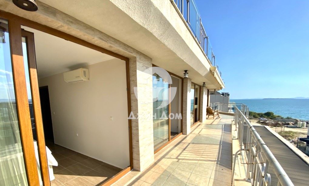 Просторен пентхаус с ПАНОРАМА МОРЕ И ПЛАНИНА в Сън Уейв, Свети Влас - 0