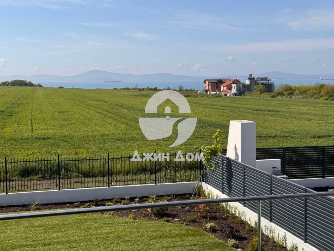 Двуетажна къща с ГЛЕДКА МОРЕ в м-т Лахана, гр. Поморие - 0