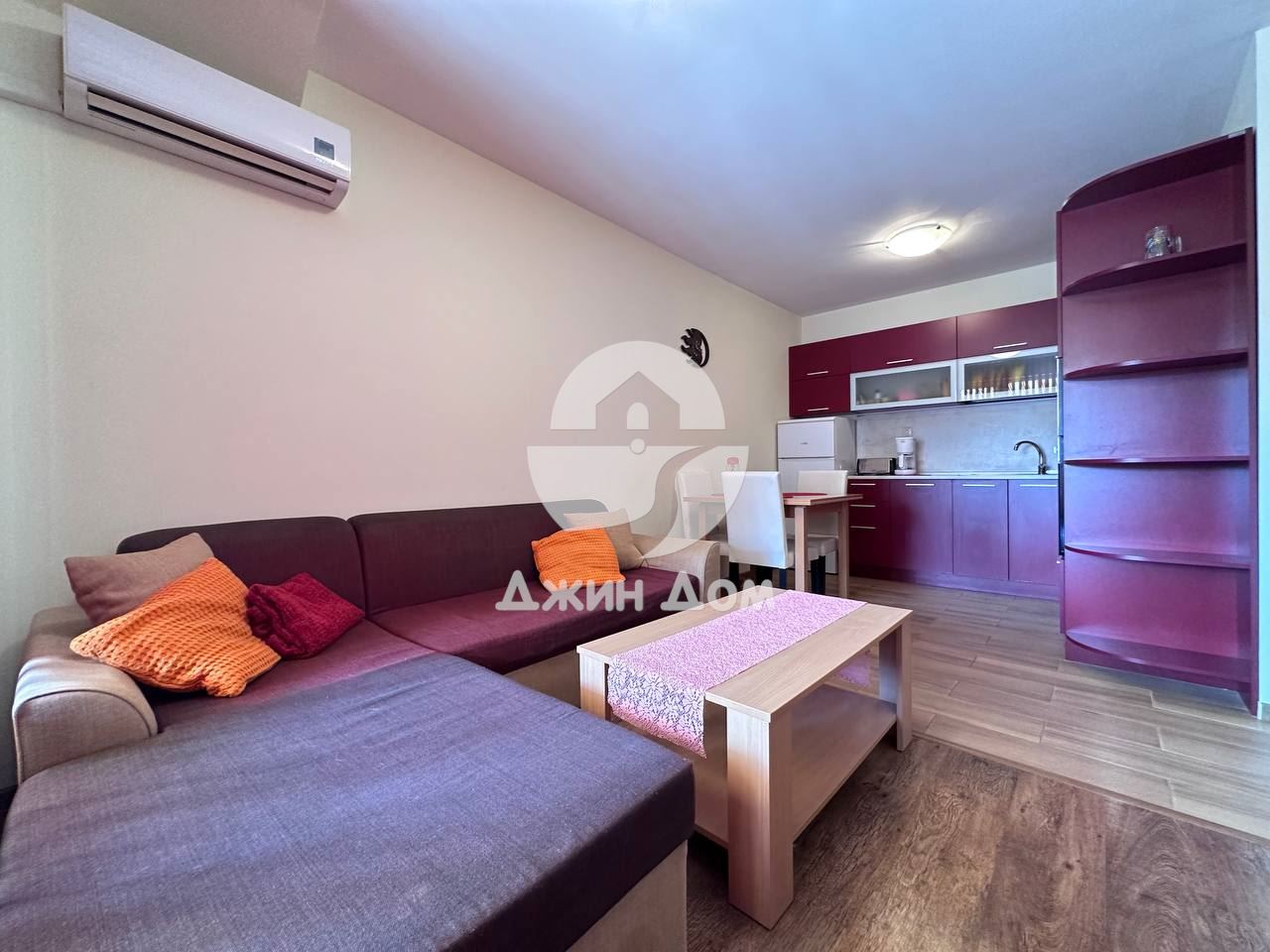 Двустаен апартамент в жилищна сграда с ГЛЕДКА МОРЕ, с. Равда - 0