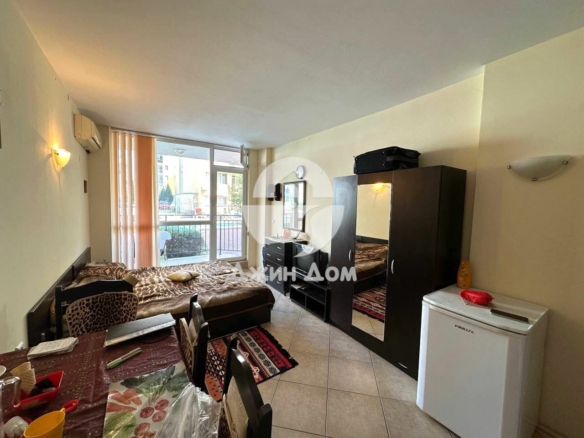 Просторен едностаен апартамент в к-с Сънсет Бийч 4, к.к. Слънчев бряг - 0