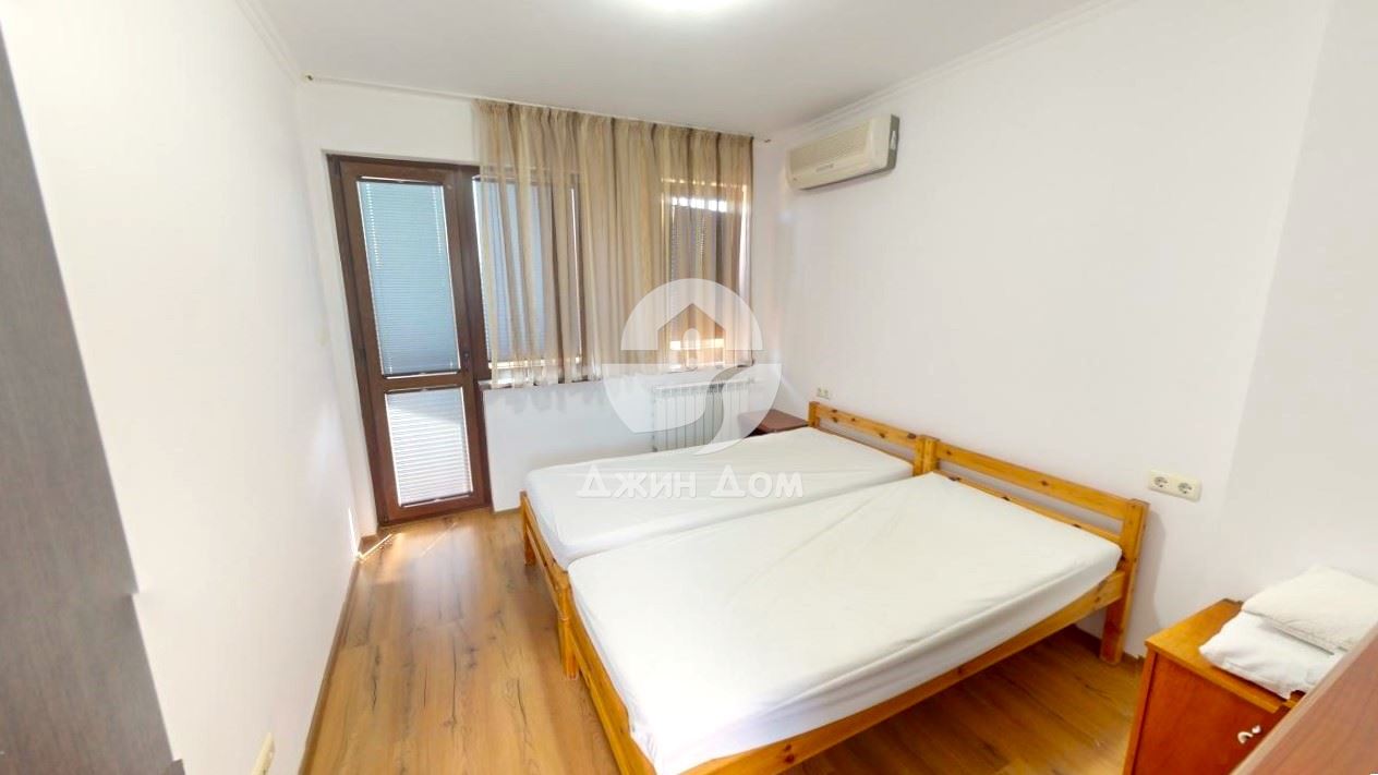 Обзаведена триетажна къща в к-с Свети Георги, с. Кошарица - 0