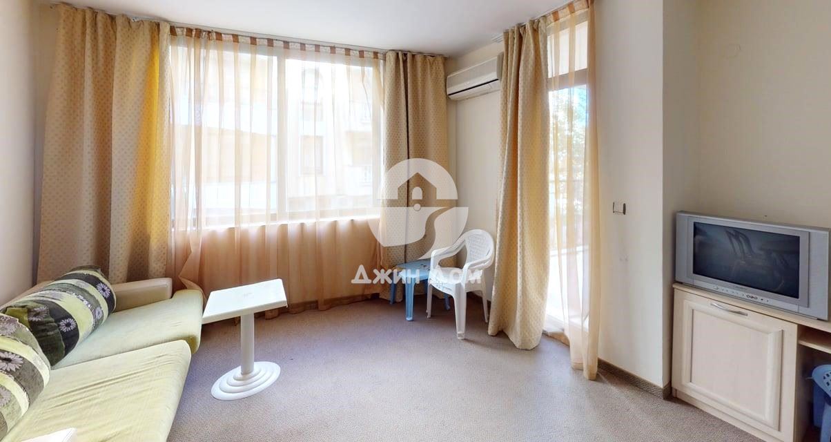 Просторен обзаведен двустаен апартамент в к-с „Авалон“, Слънчев Бряг - 0