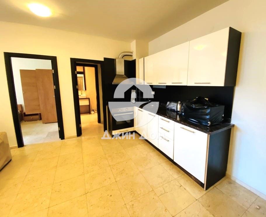 Тристаен апартамент с ЧАСТИЧНА ГЛЕДКА МОРЕ в к-с "Райска градина" - 0