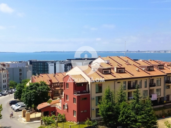 Необзаведен апартамент с ПАНОРАМА МОРЕ в к-с Хелиос, гр. Свети Влас - 0