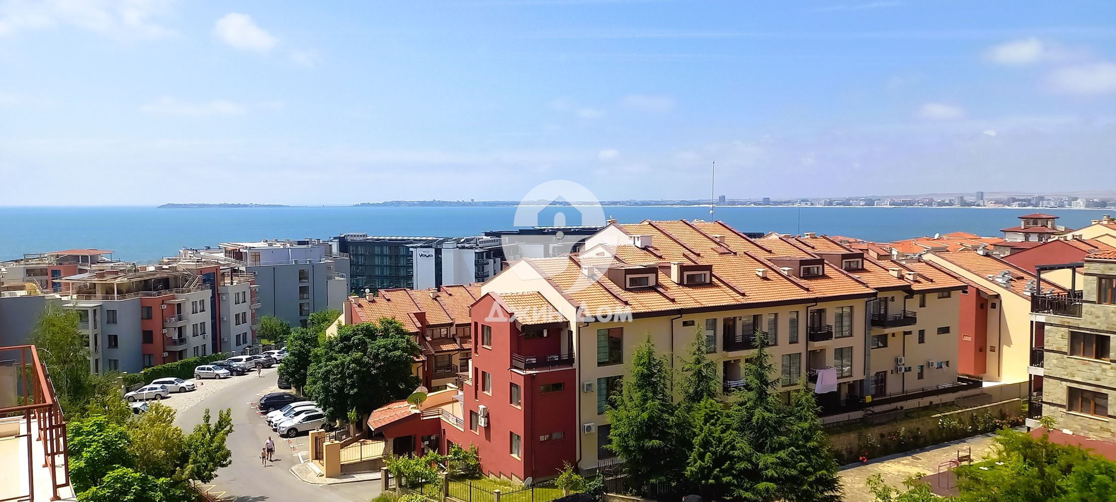 Необзаведен апартамент с ПАНОРАМА МОРЕ в к-с Хелиос, гр. Свети Влас - 0