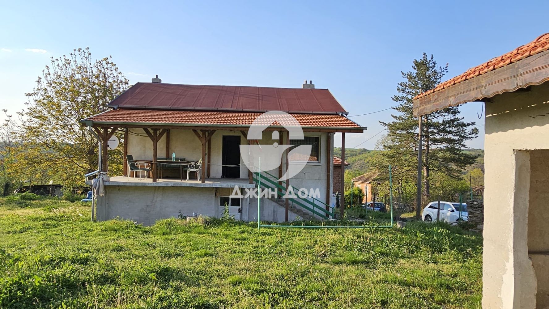 Двуетажна къща с двор в с. Проход - 0