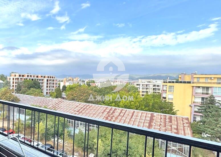 Стилен двустаен апартамент с ГЛЕДКА ПЛАНИНА в к-с „Доменико“, Сл. бряг - 0