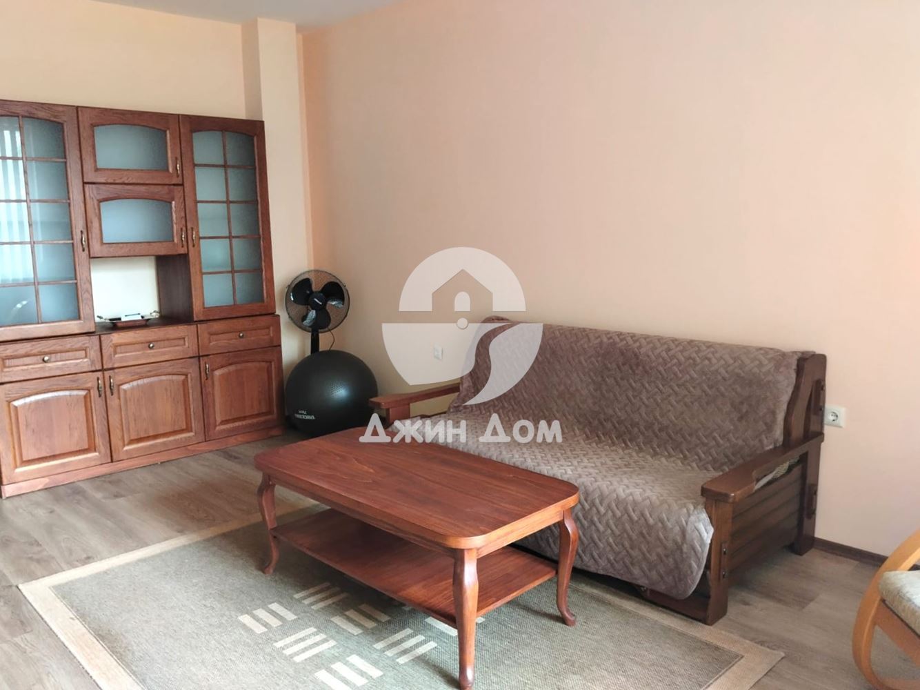 Просторна двуетажна къща с двор в с. Равда - 0