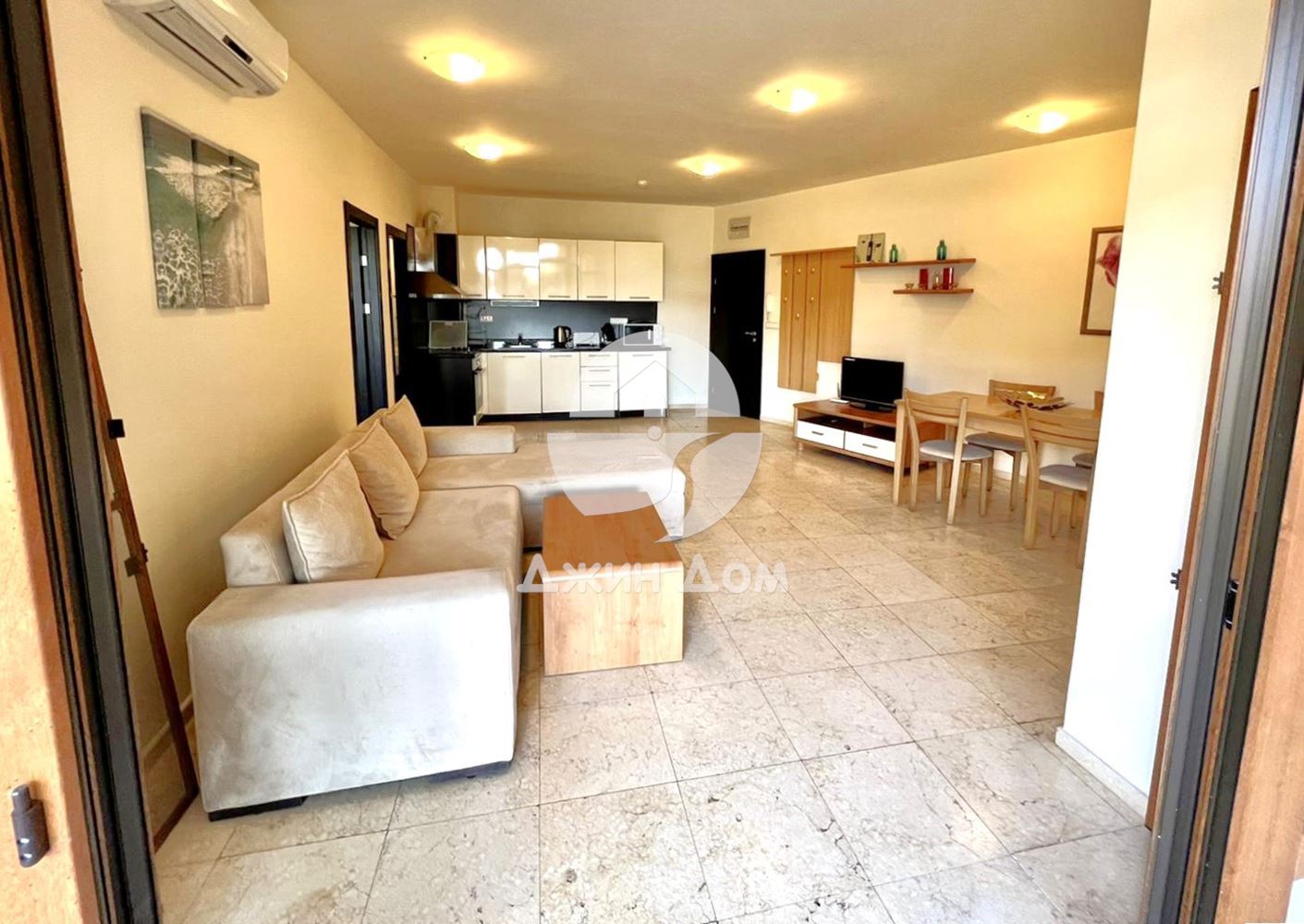 Тристаен апартамент с ЧАСТИЧНА ГЛЕДКА МОРЕ в к-с "Райска градина" - 0