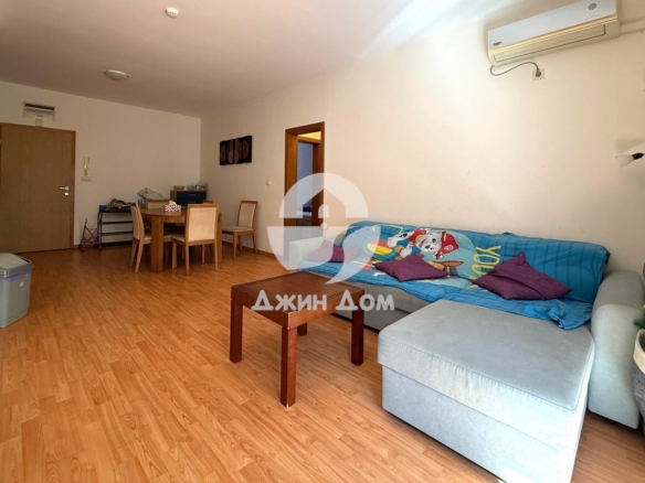 Просторен четиристаен апартамент в к-с „Райска градина“, Свети Влас - 0