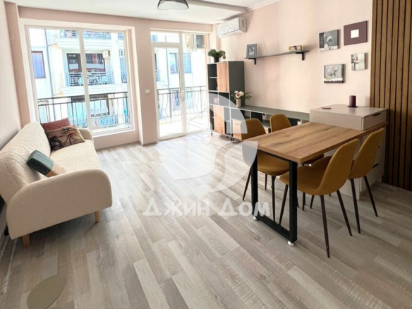 Просторен двустаен апартамент БЕЗ ТАКСА в к-с „Вила Венеция“, Св. Влас - 0