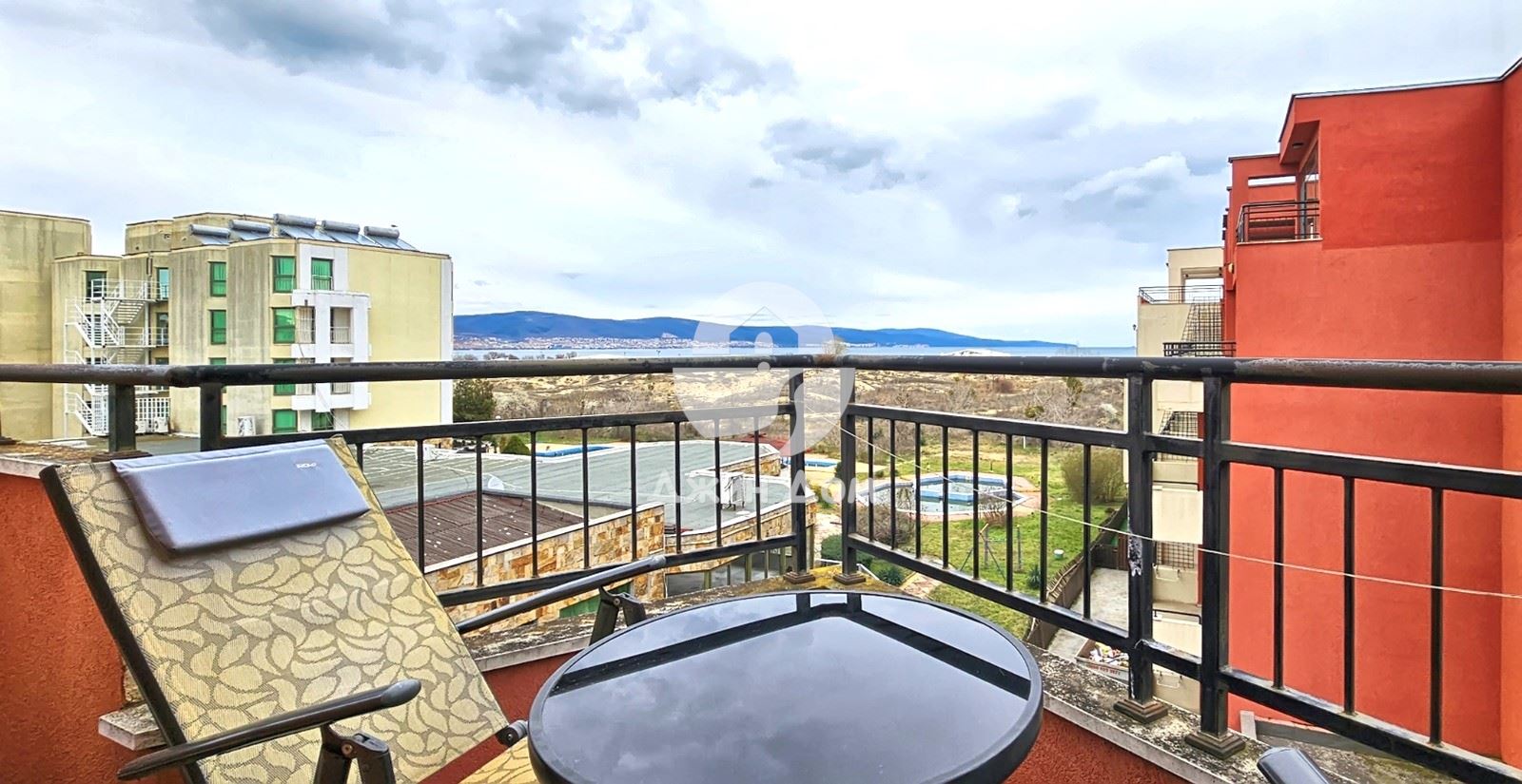 Двустаен апартамент с ГЛЕДКА МОРЕ в к-с „Нобел“, к.к. Слънчев бряг - 0