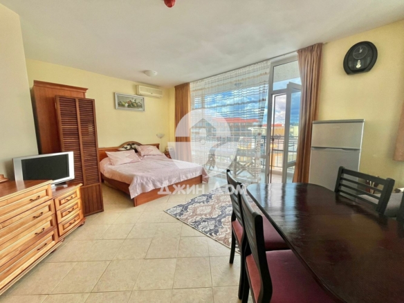 Едностаен апартамент с ГЛЕДКА МОРЕ в к-с Каролина, к.к Сл.бряг - 0