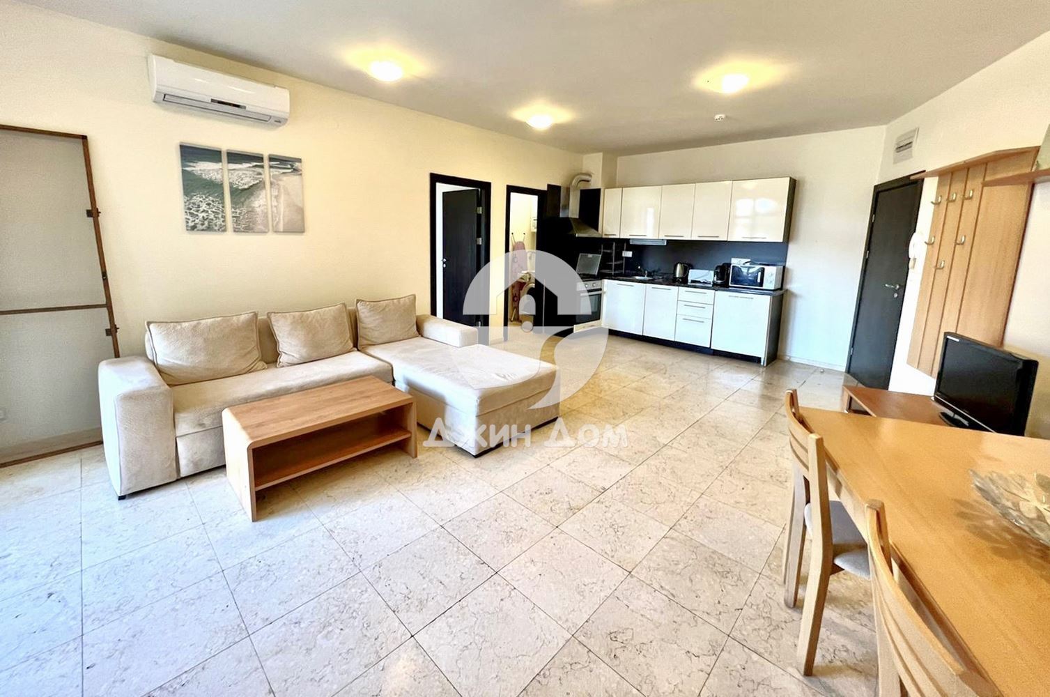 Тристаен апартамент с ЧАСТИЧНА ГЛЕДКА МОРЕ в к-с "Райска градина" - 0